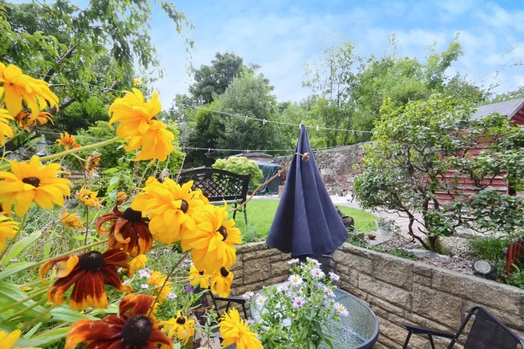 4 bed Ground Flat
