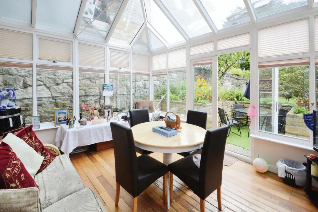 4 bed Ground Flat