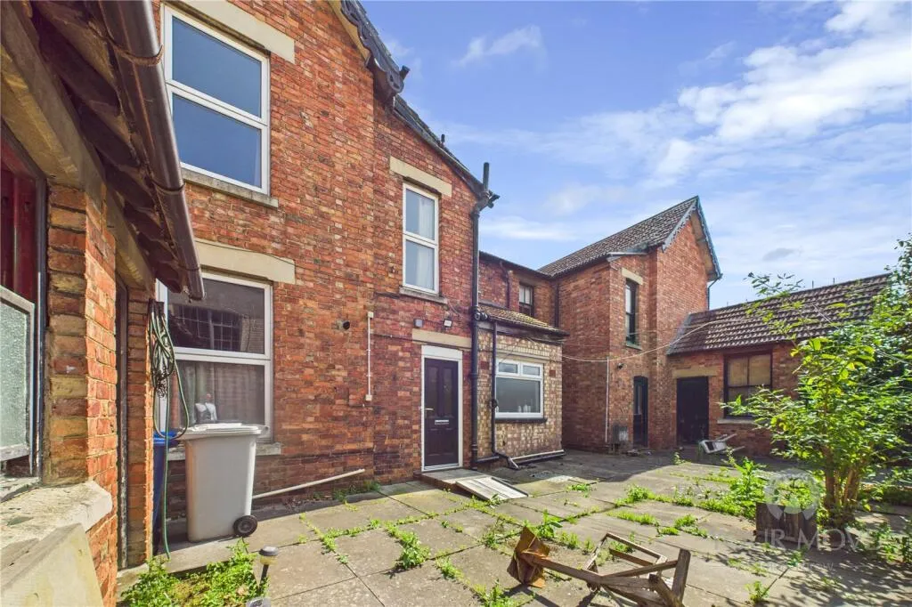 6 bed Semi-Detached