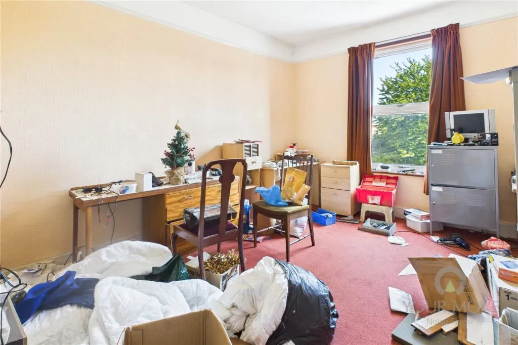 6 bed Semi-Detached