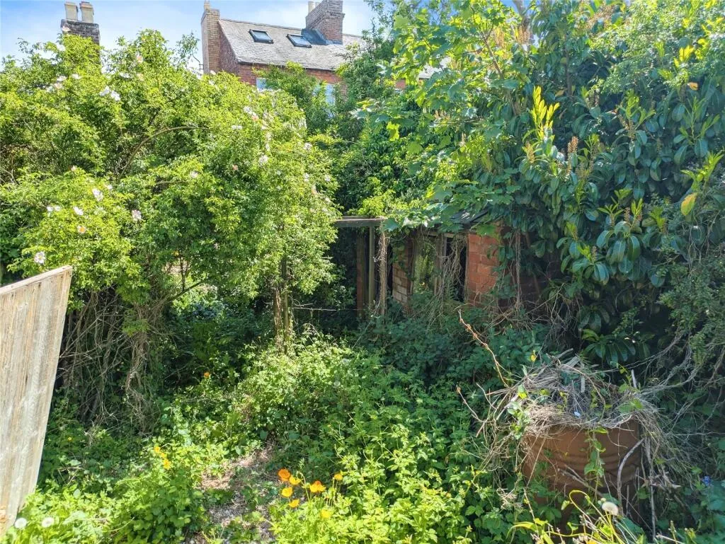 3 bed Terraced