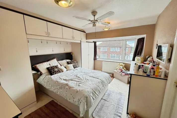 4 bed Semi-Detached