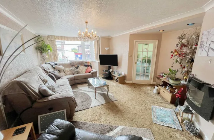 4 bed Semi-Detached