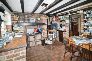5 bed Character Property