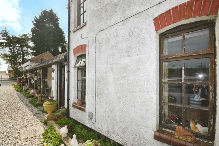 5 bed Character Property