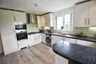 5 bed Detached