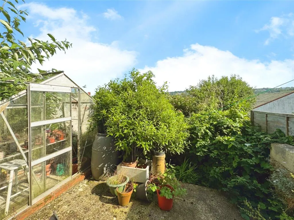 4 bed Terraced