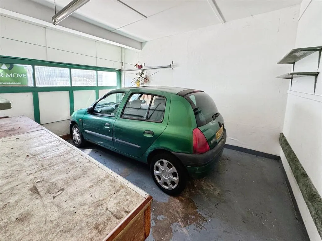 4 bed Terraced