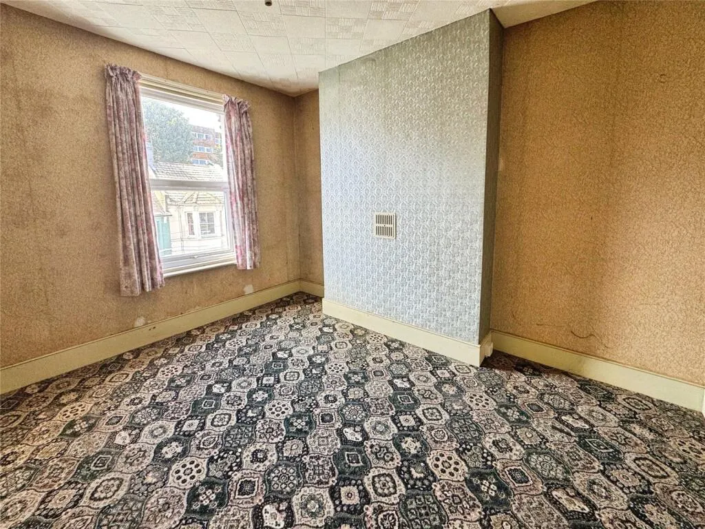 4 bed Terraced