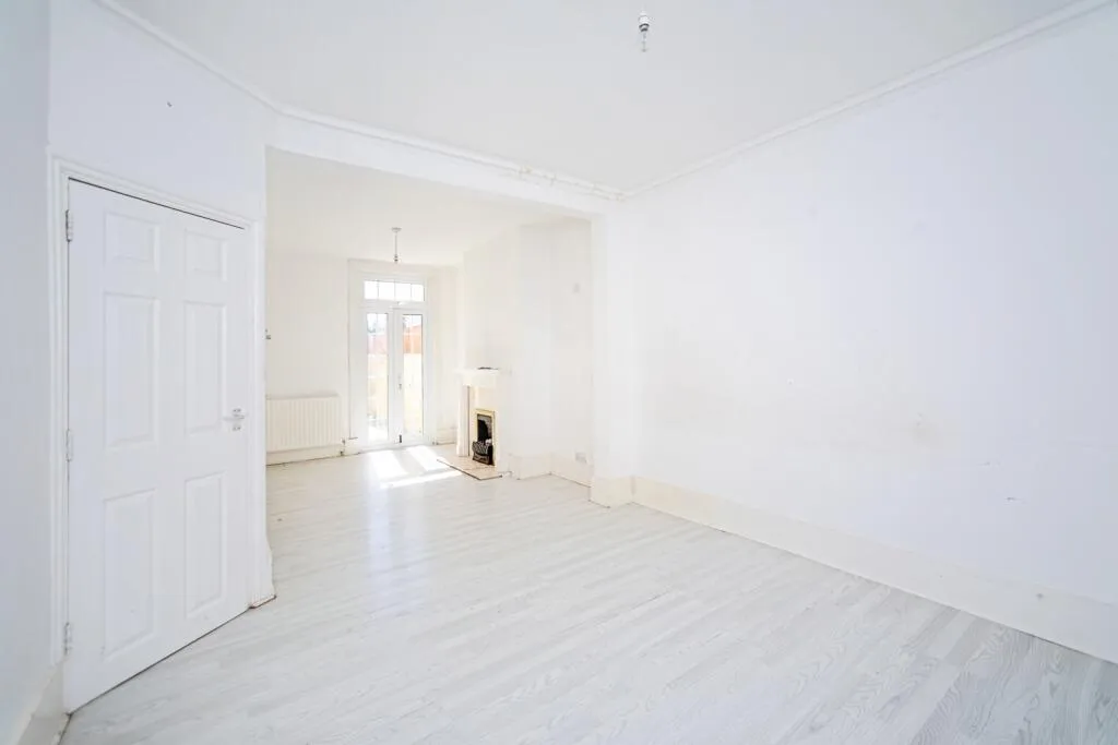 4 bed Terraced