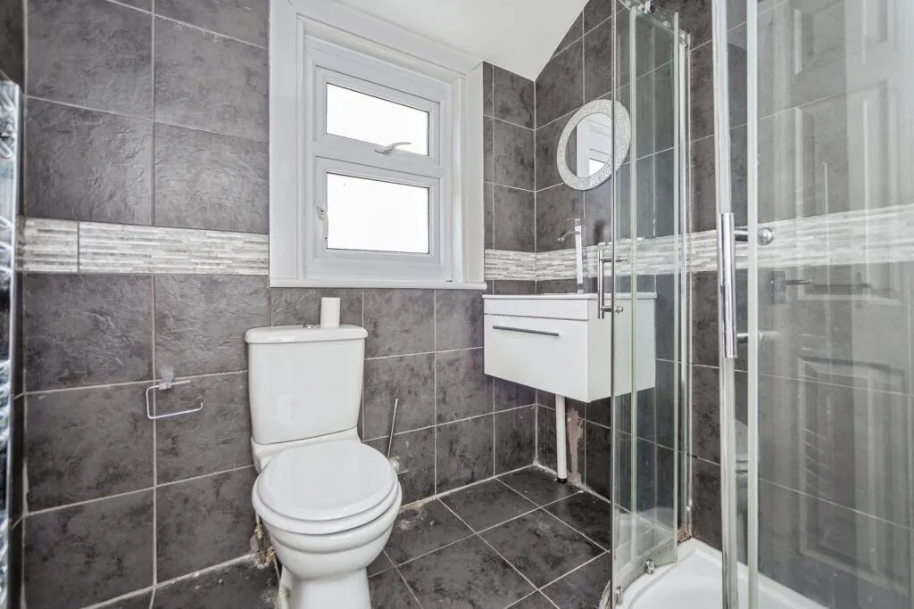 4 bed Terraced
