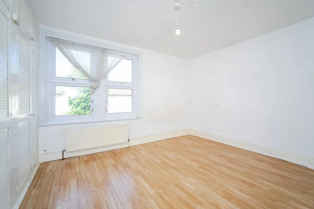 4 bed Terraced