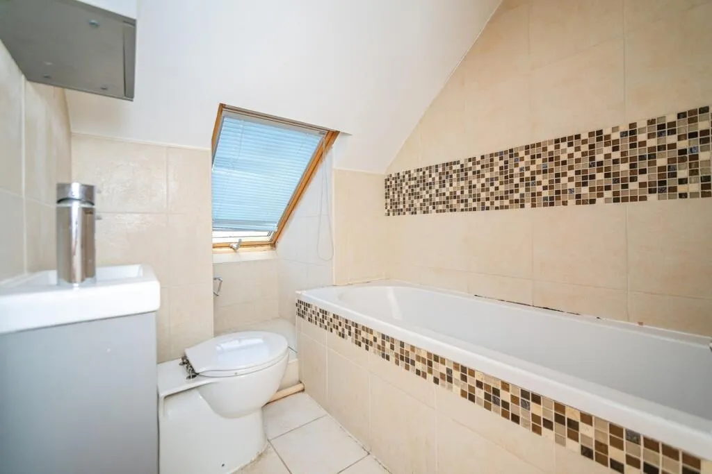 4 bed Terraced