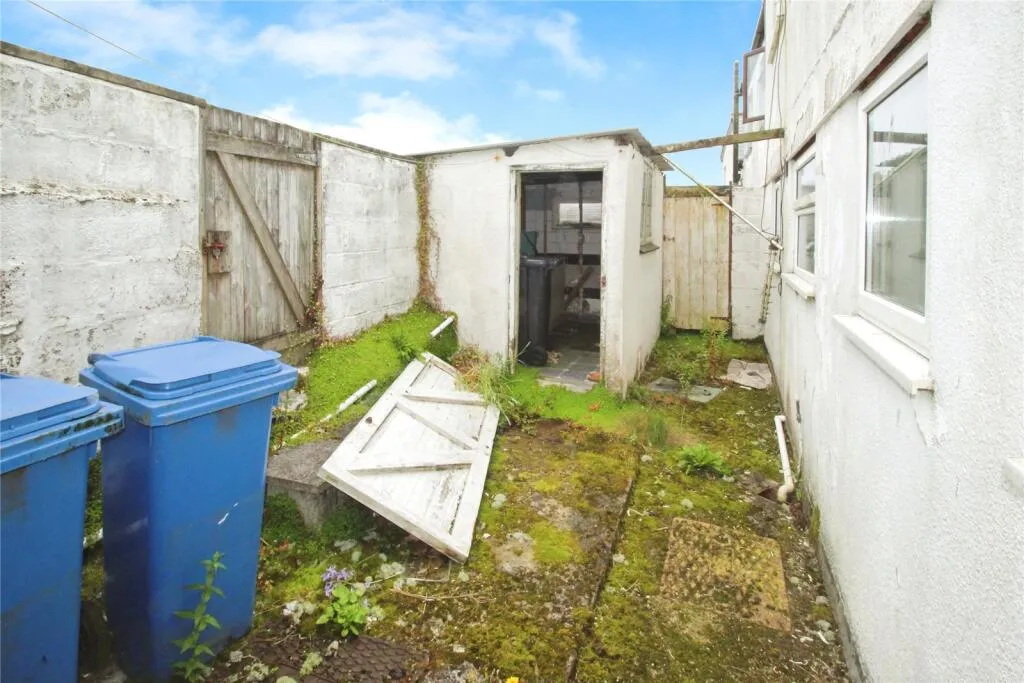 5 bed End of Terrace