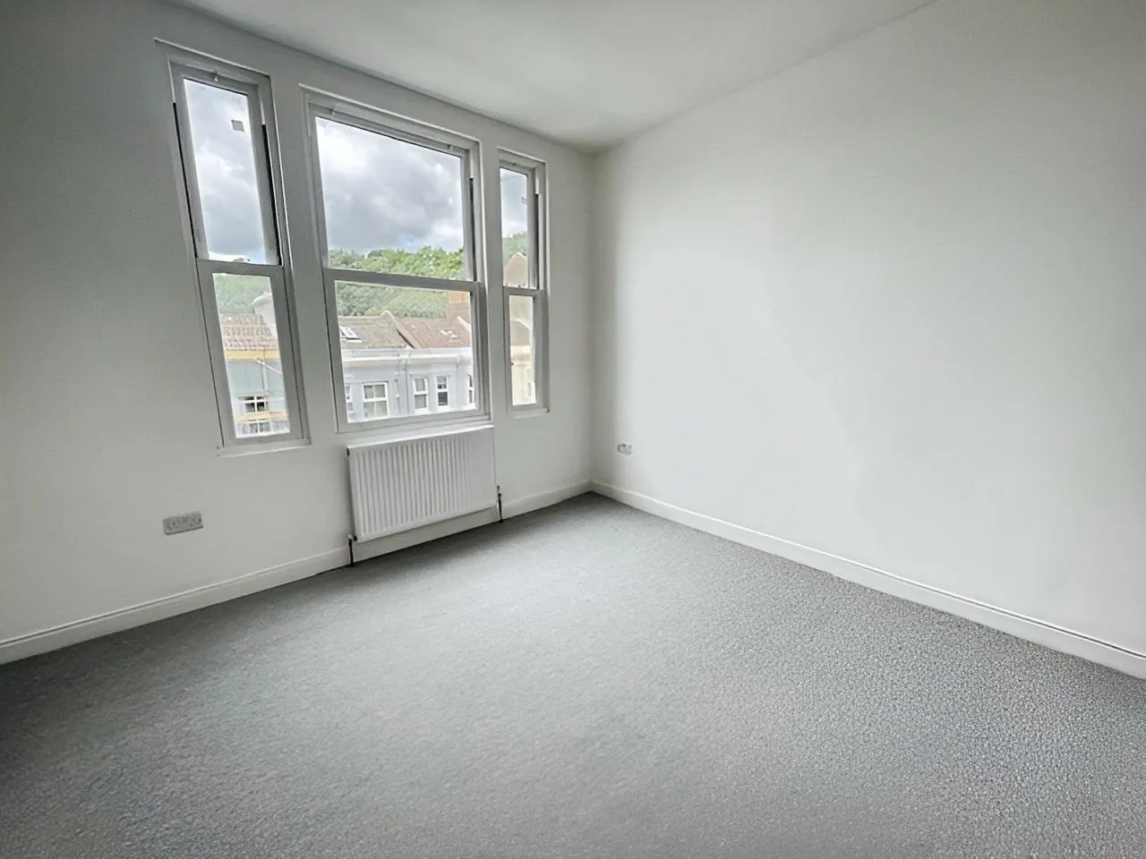 4 bed Commercial Property