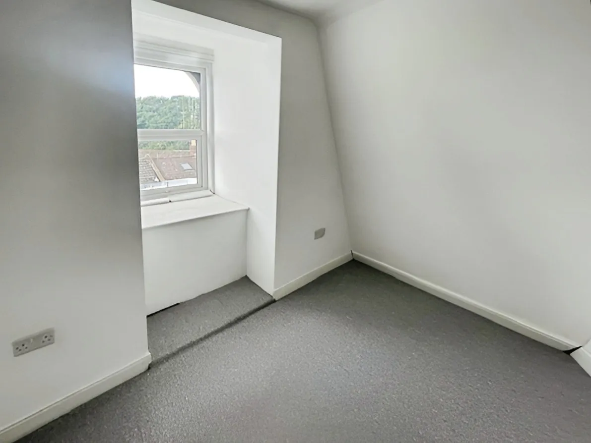 4 bed Commercial Property
