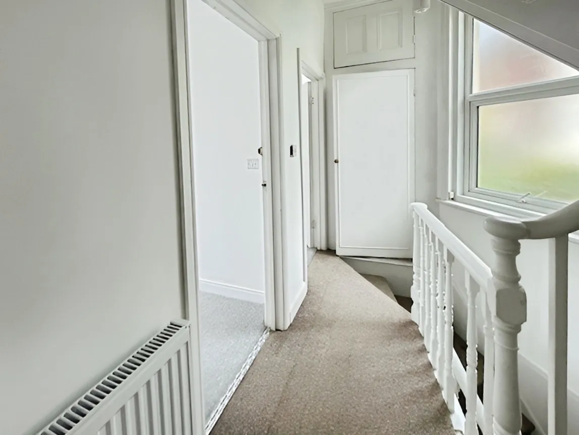 4 bed Commercial Property