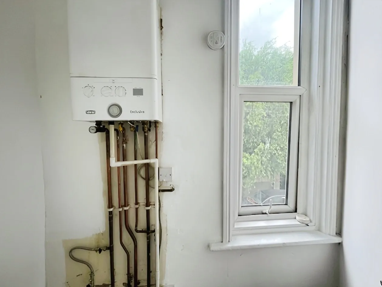 4 bed Commercial Property