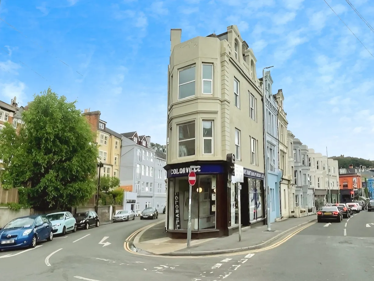4 bed Commercial Property