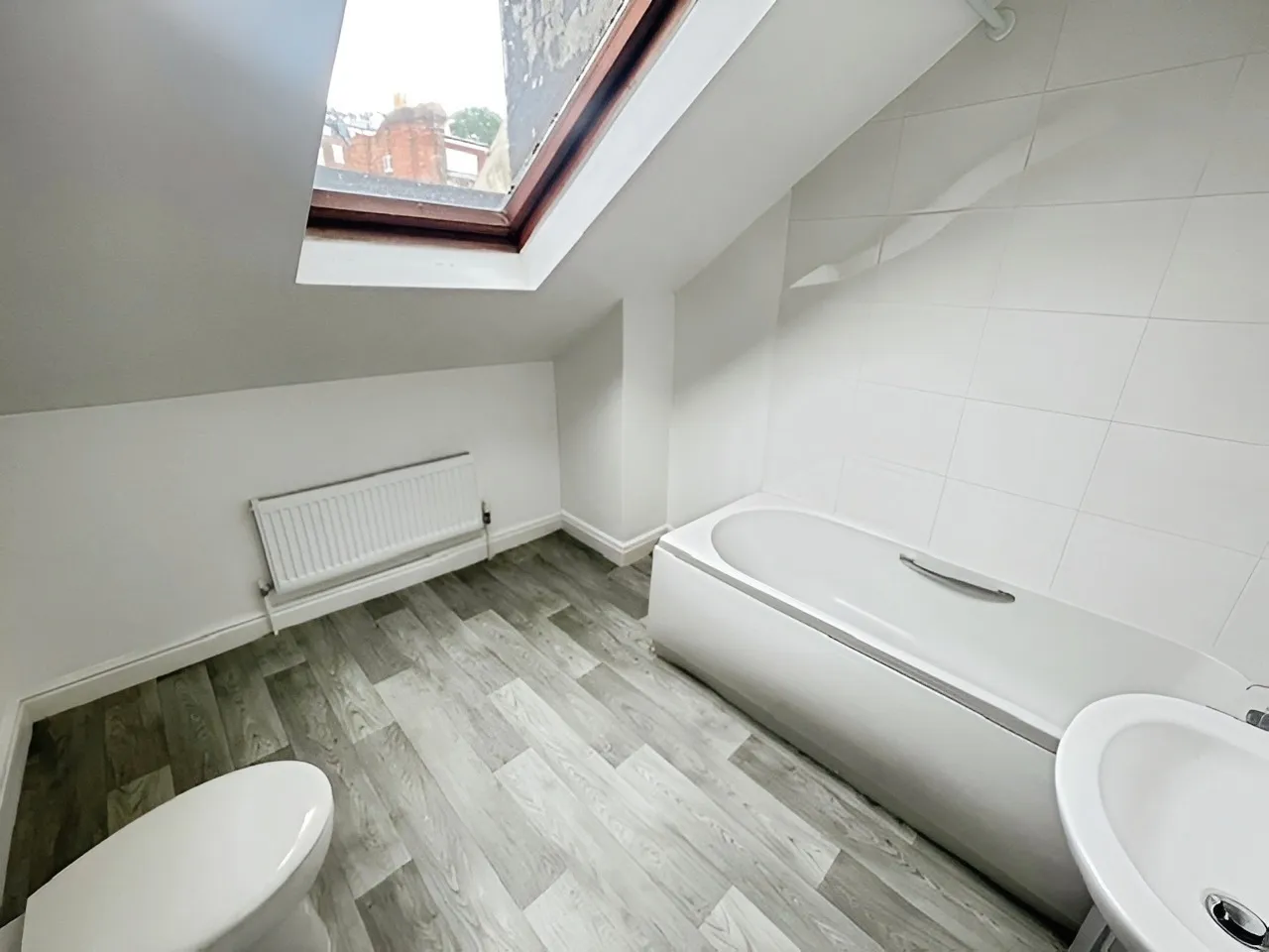 4 bed Commercial Property