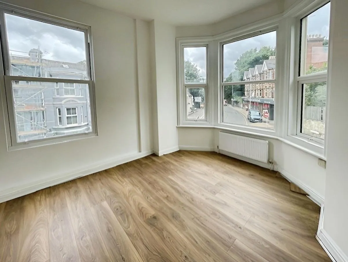 4 bed Commercial Property