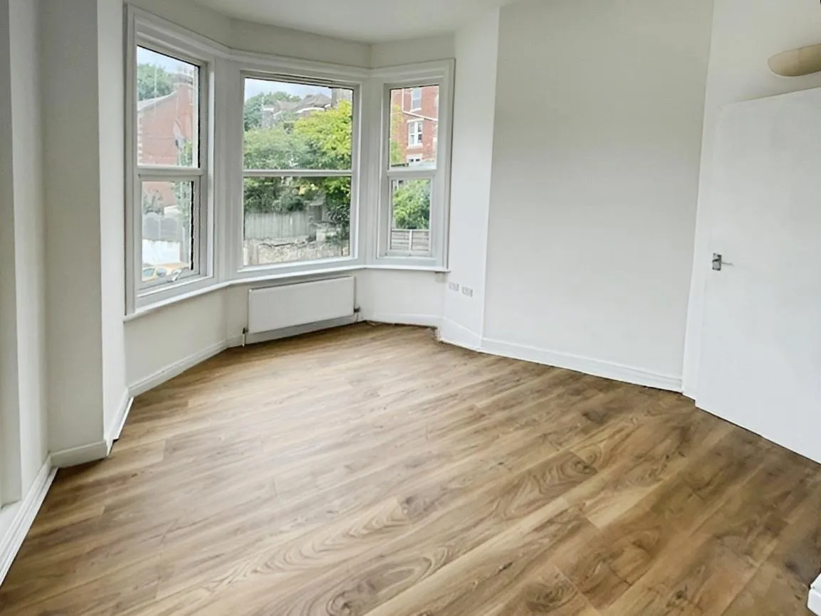 4 bed Commercial Property