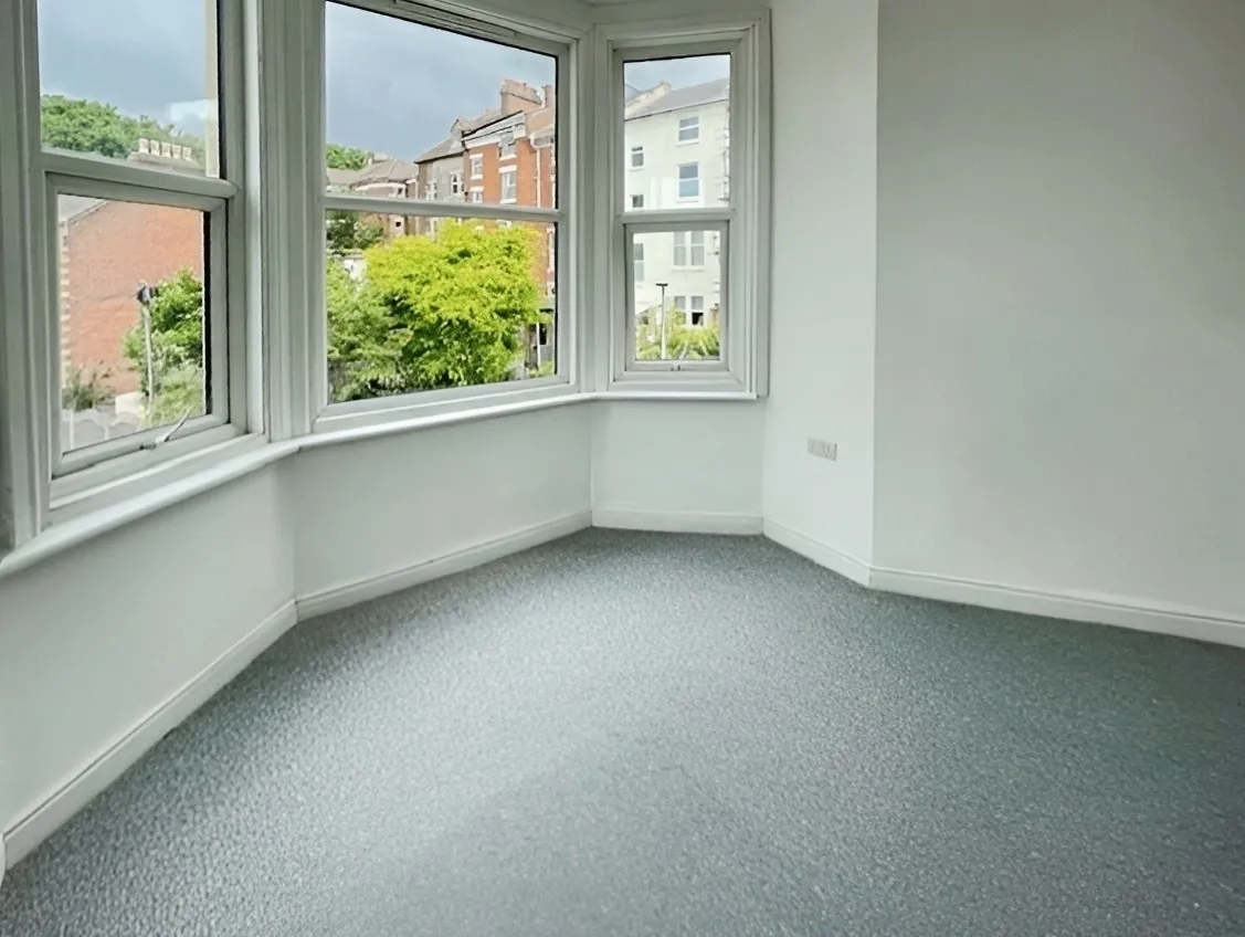 4 bed Commercial Property