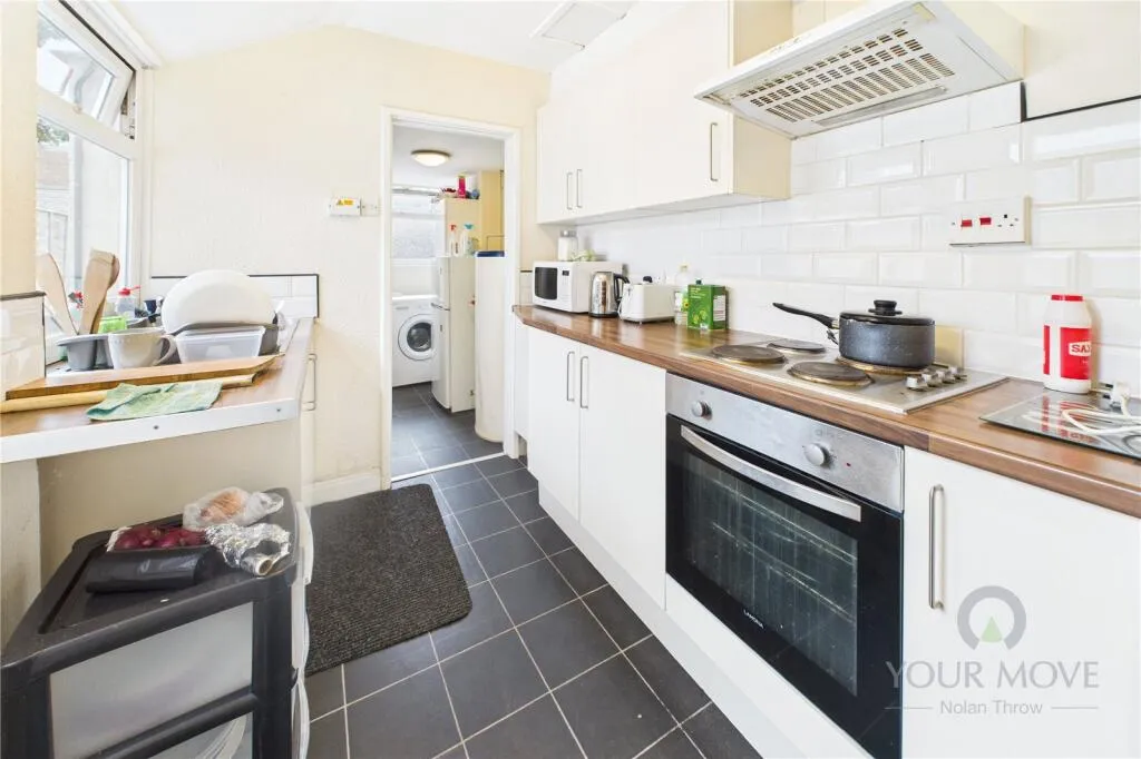4 bed End of Terrace