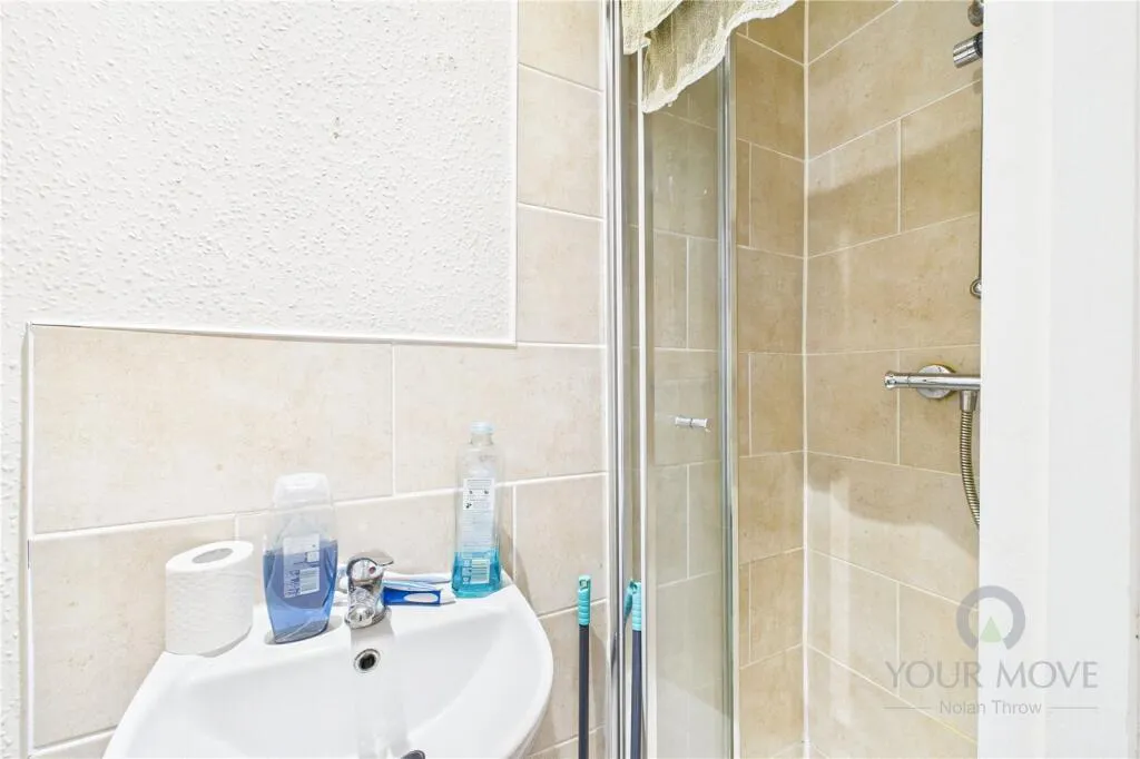 4 bed End of Terrace
