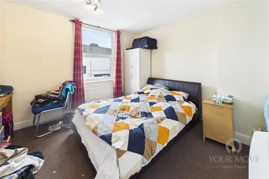 4 bed End of Terrace
