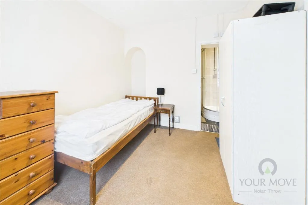 4 bed End of Terrace
