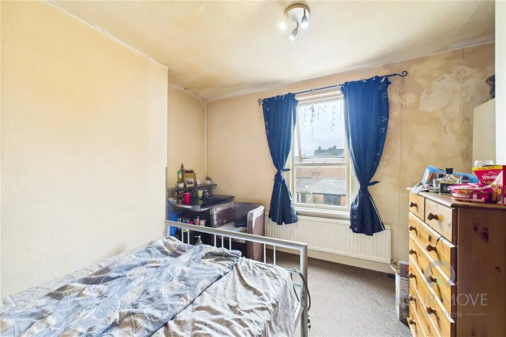 4 bed End of Terrace