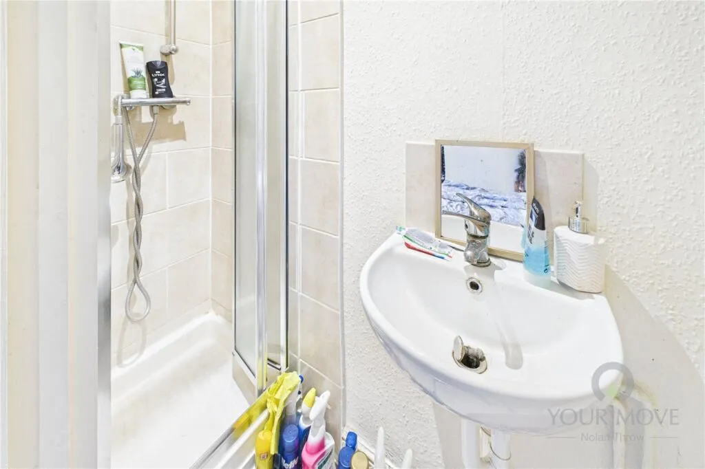 4 bed End of Terrace