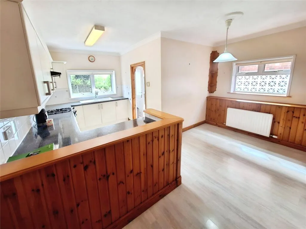 5 bed Bungalow
