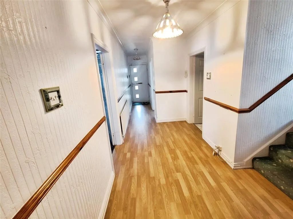 5 bed Bungalow