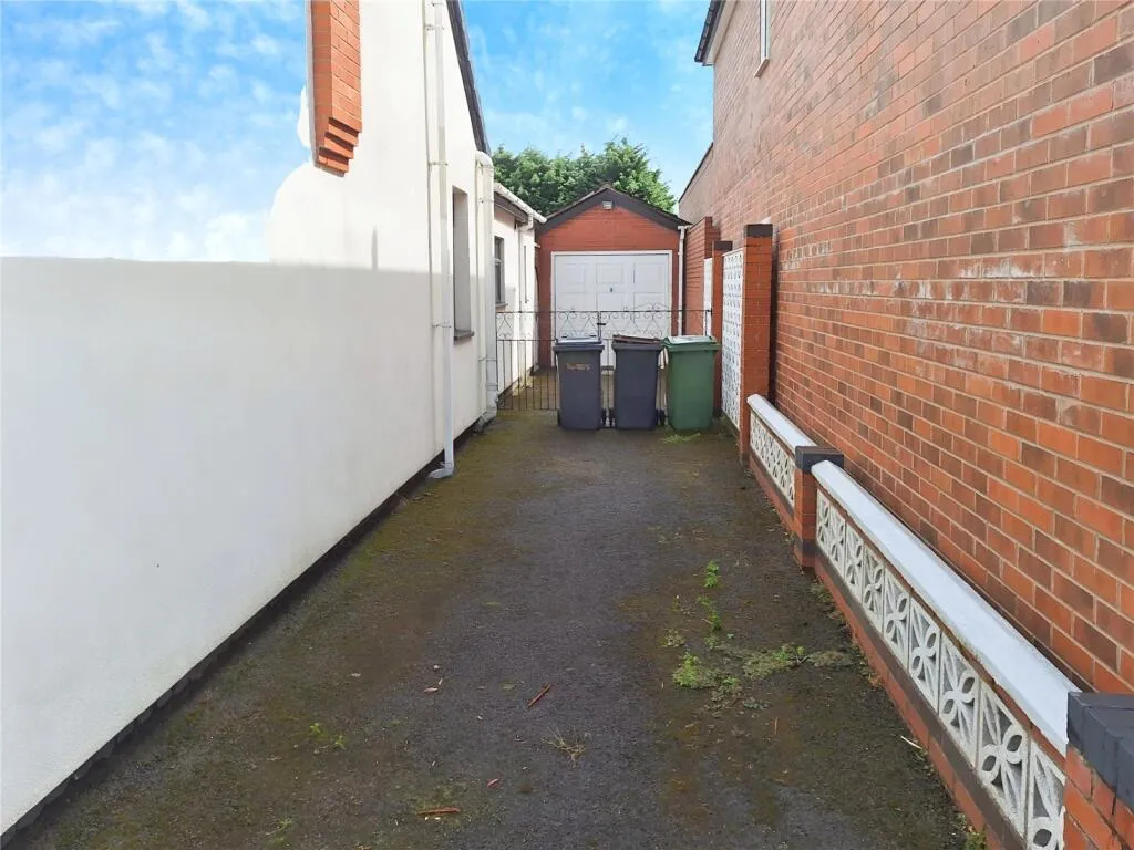 5 bed Bungalow