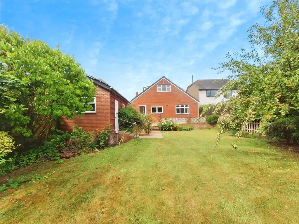 5 bed Bungalow