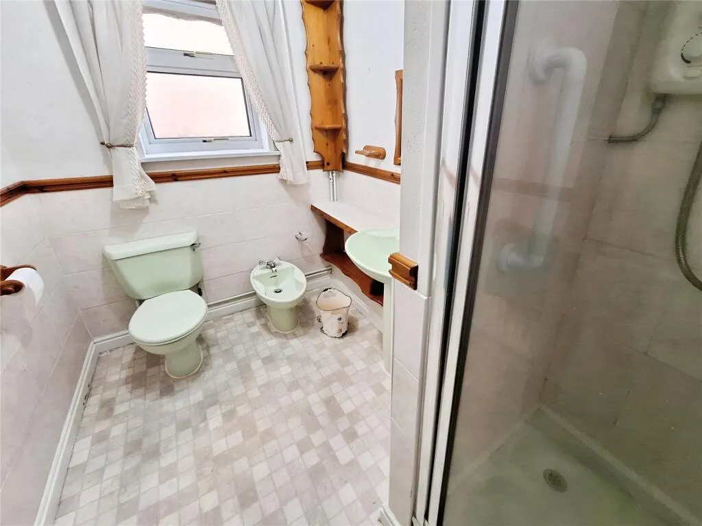 5 bed Bungalow