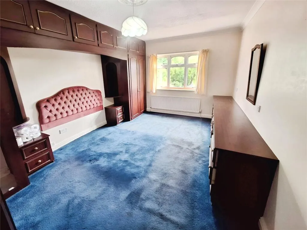 5 bed Bungalow