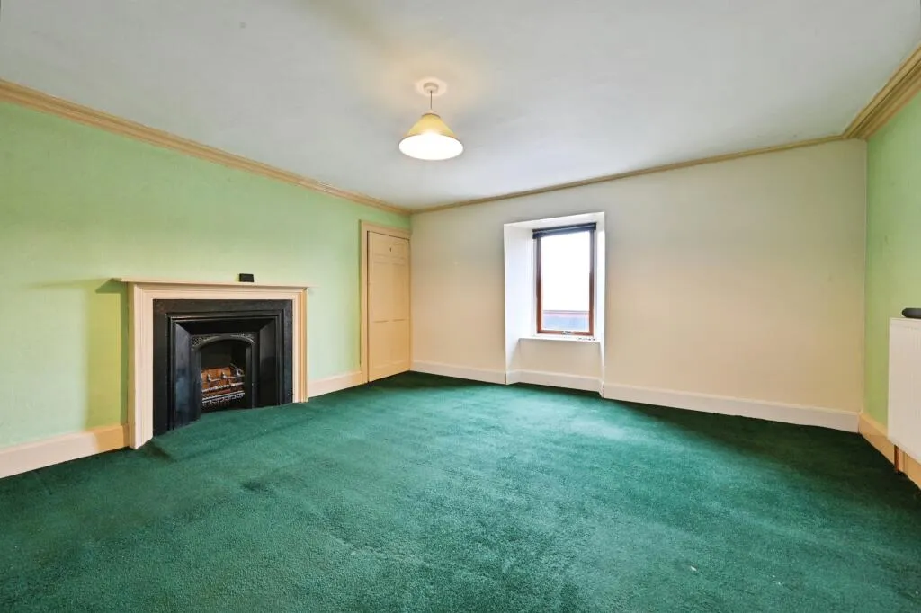 5 bed Terraced