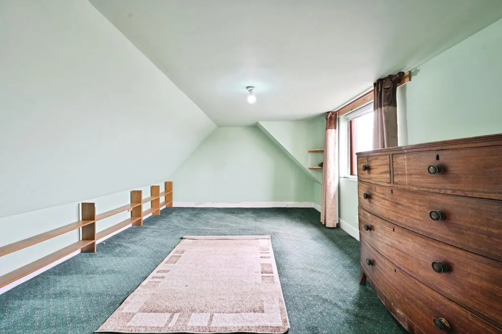 5 bed Terraced