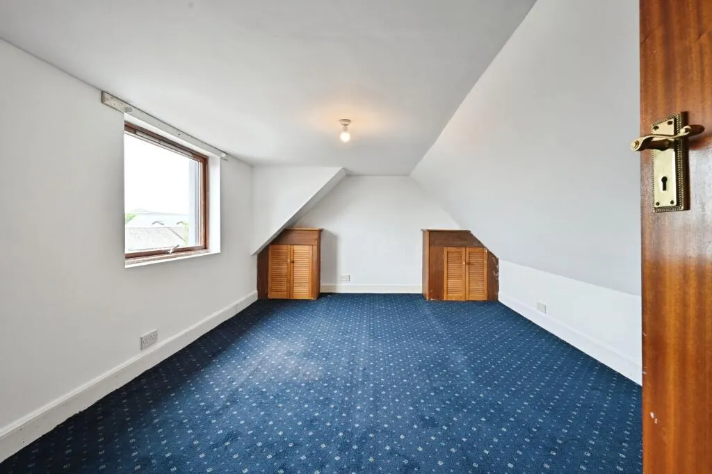 5 bed Terraced