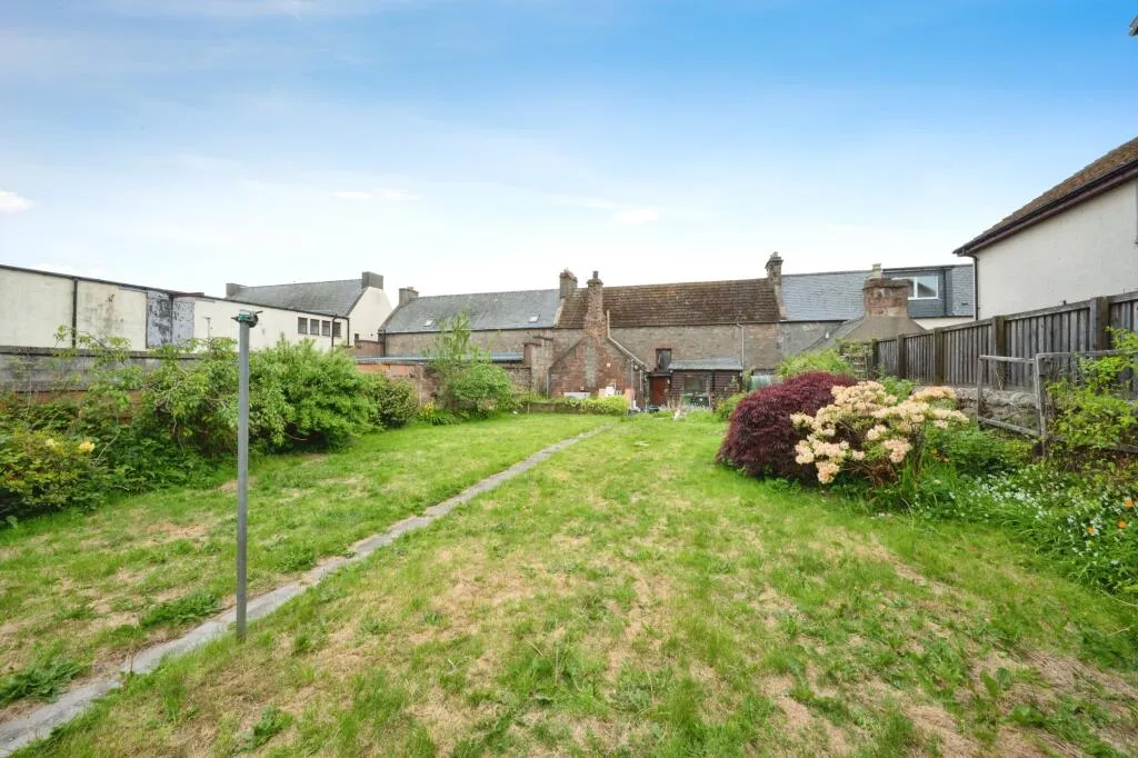 5 bed Terraced
