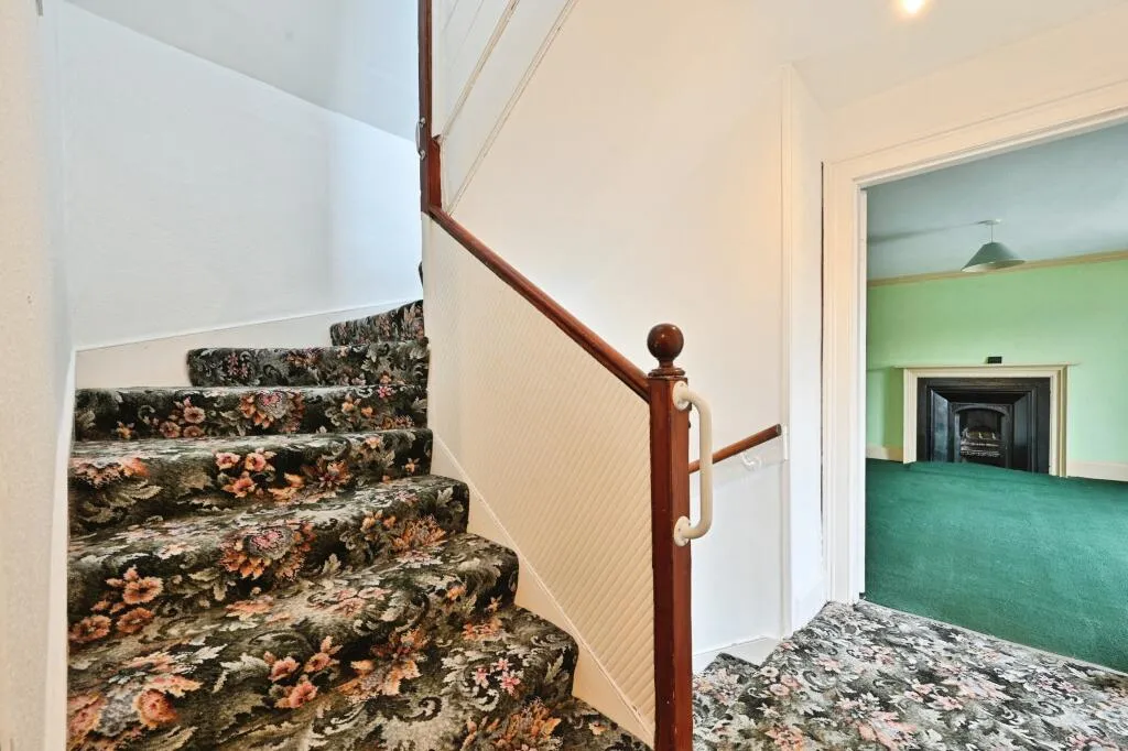 5 bed Terraced