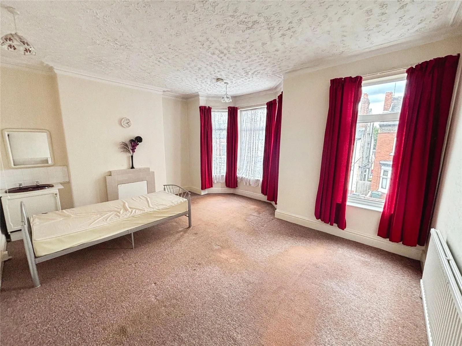 4 bed Terraced