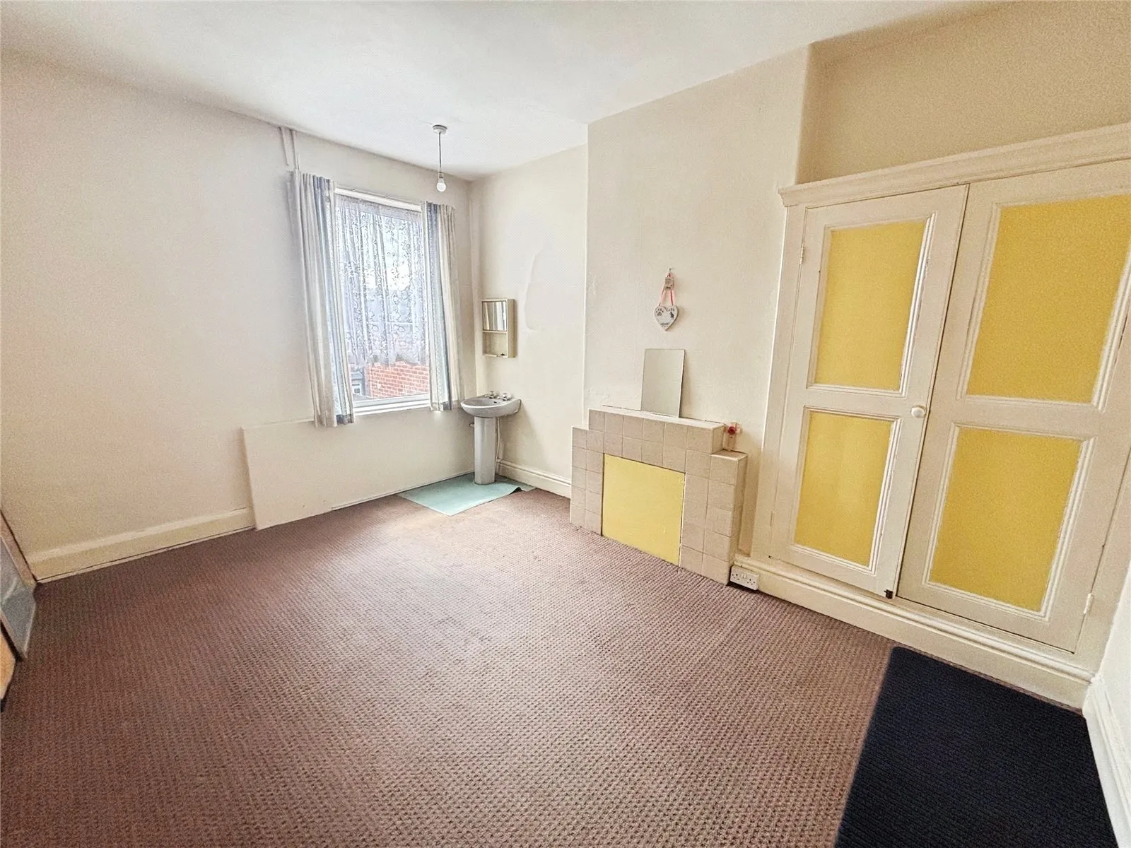 4 bed Terraced