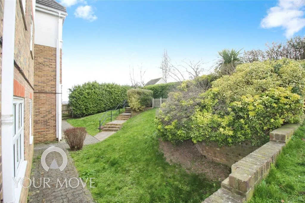 1 bed Ground Flat