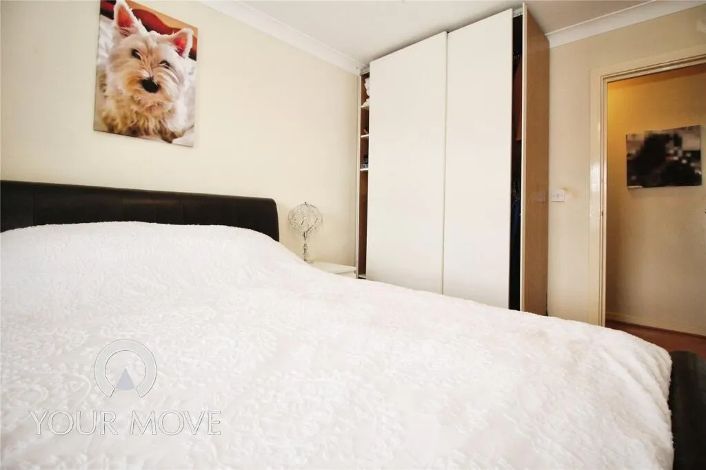 1 bed Ground Flat
