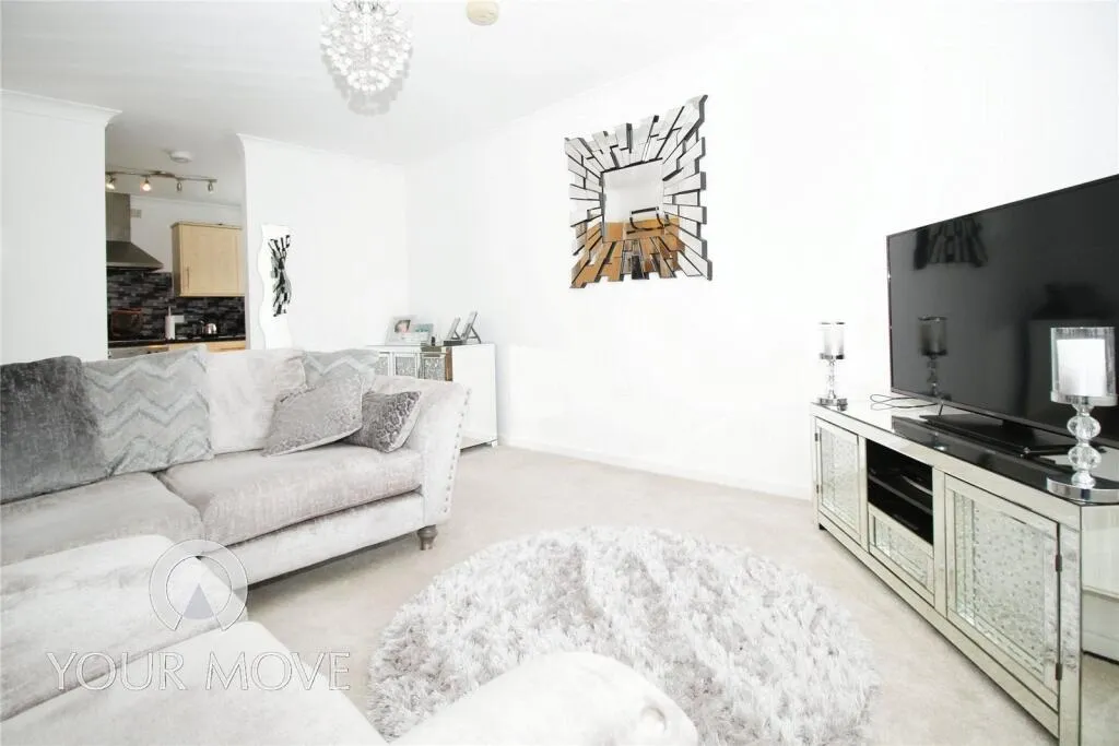 1 bed Ground Flat