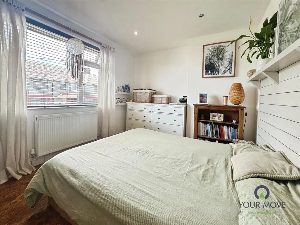 3 bed End of Terrace